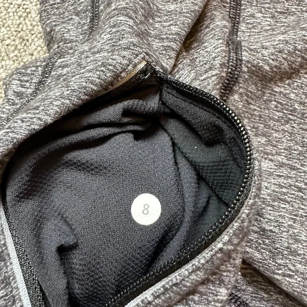 Lululemon Runner Long Sleeve in Heathered Grey w/ Reflectors Size 8